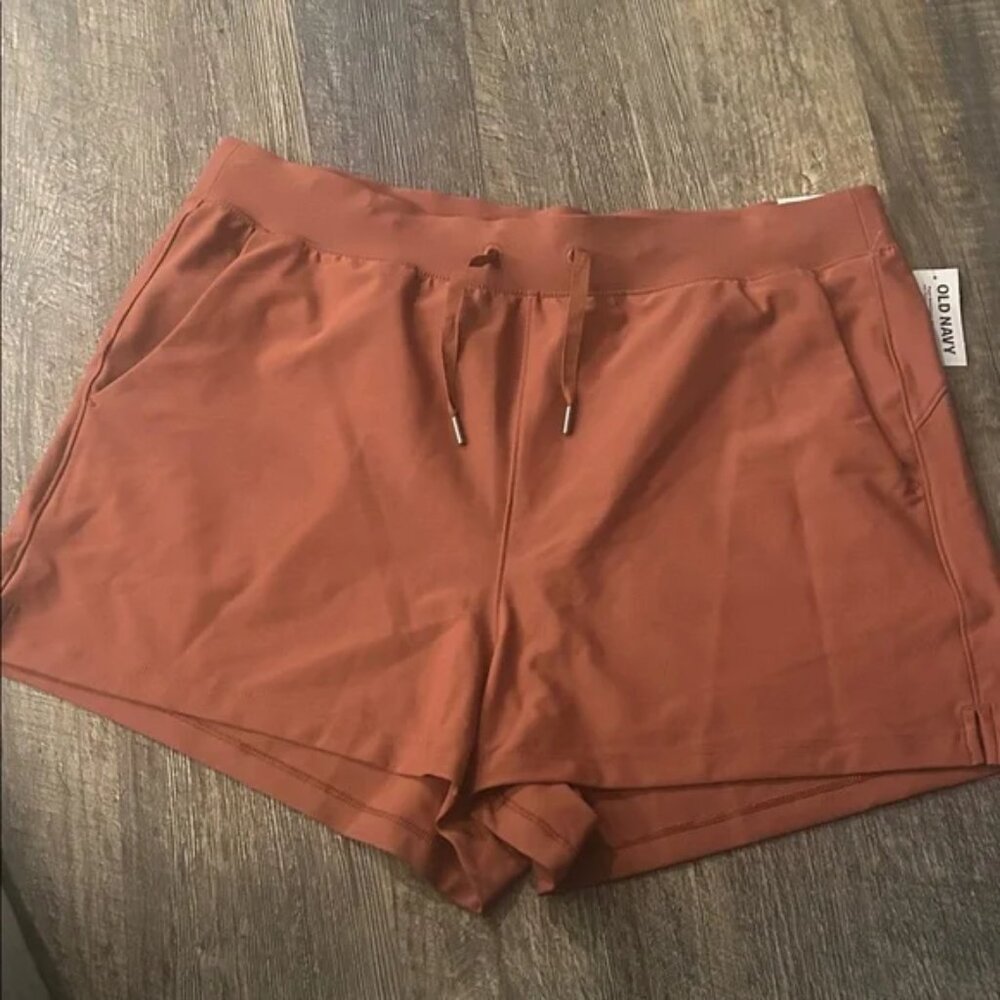 Old Navy Active Brown Athletic Shorts Lightweight Mid-Length